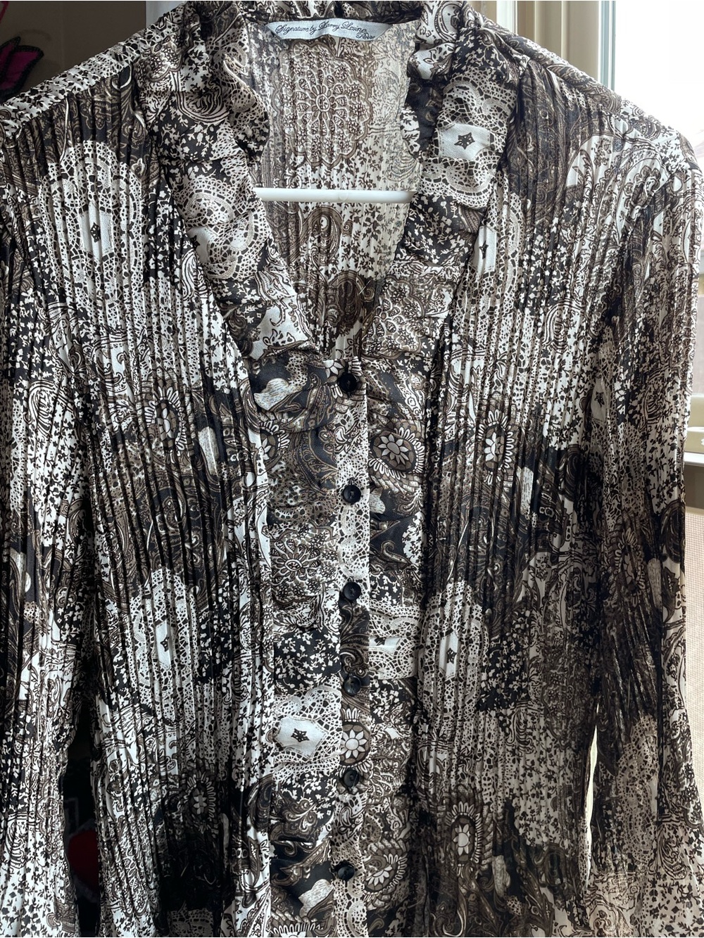 Womens Signature by Larry Levine Brown Paisley Button-Down Blouse